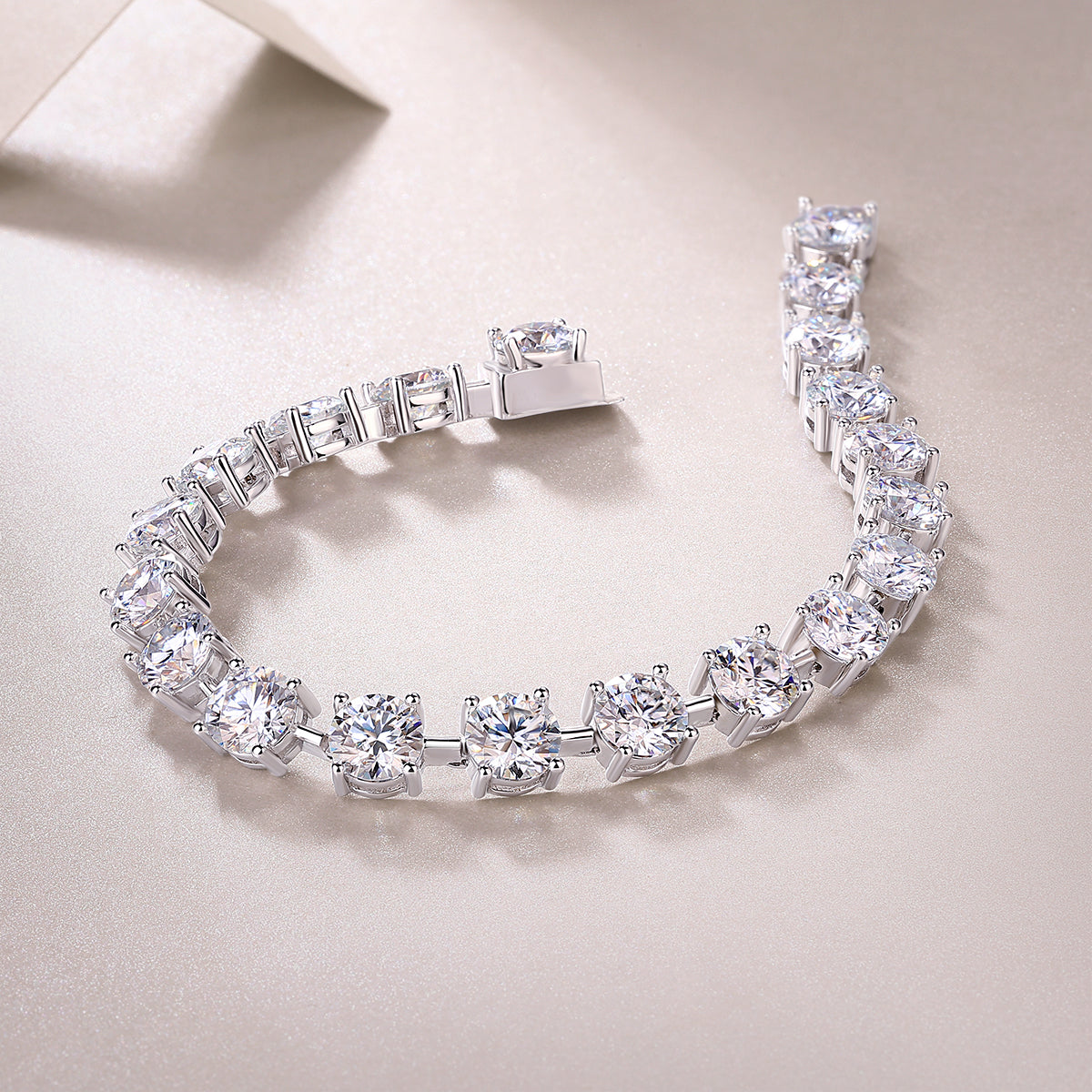 1About Time Luxury Fashion Mossan Diamond S925 Silver Bracelet Comparable To Natural Diamonds Prohibit TikTok sales